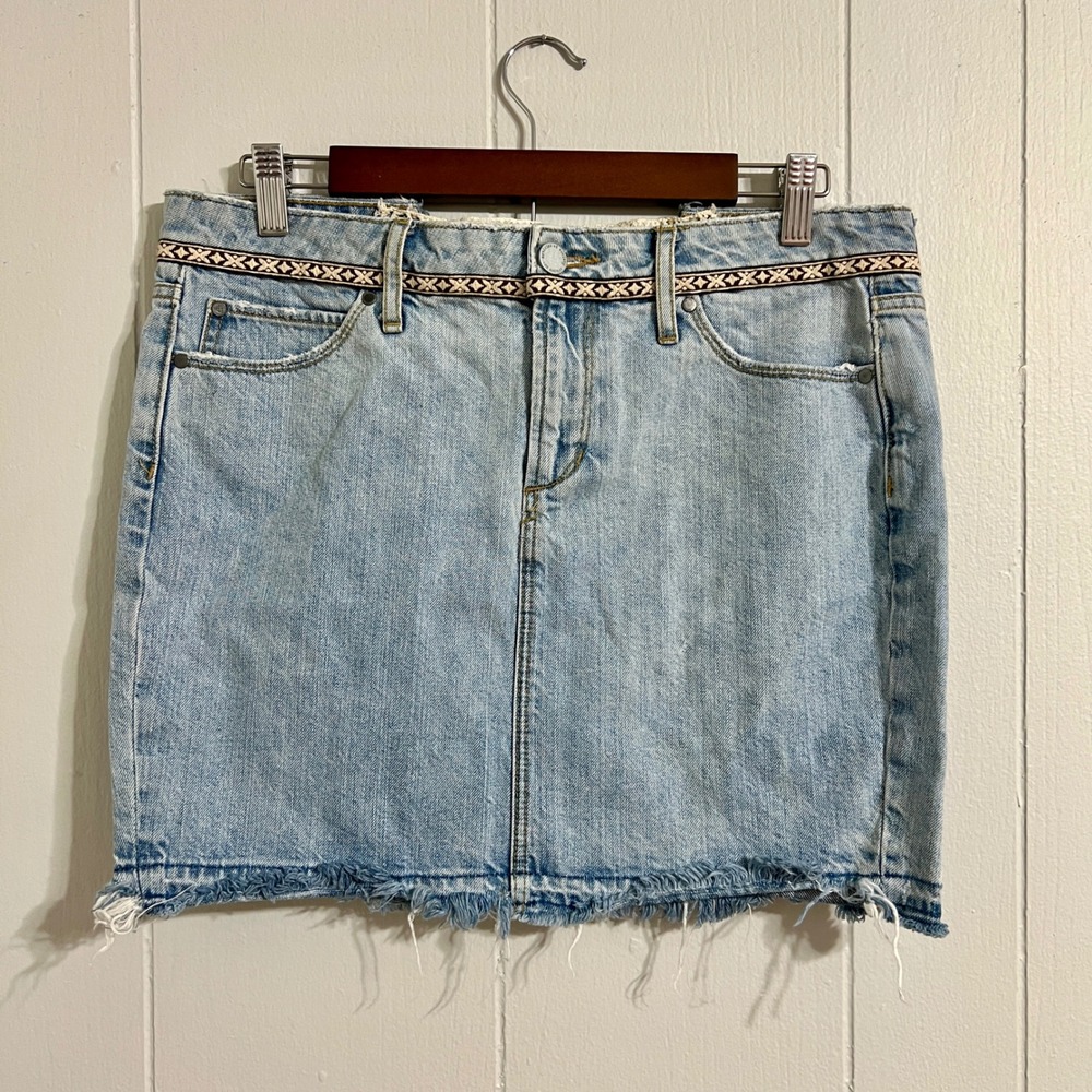 Articles of Society Women's Denim Mini Skirt Distressed Tribal Belt Size 28